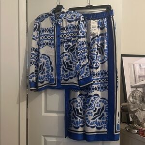 Zara Blue and White Geometric Blouse